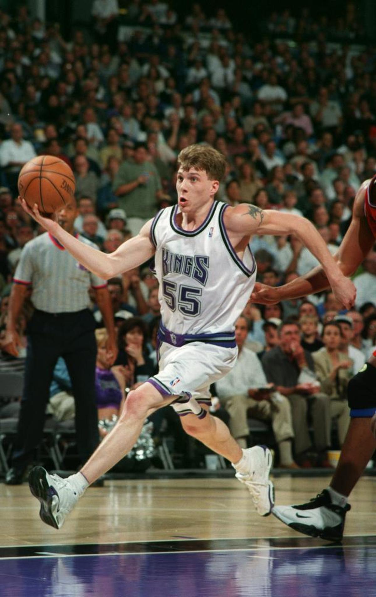 Jason Williams, guard, first team, 1998-99: “White Chocolate,” picked seventh out of Florida, averaged 12.8 points, 6.0 assists, 3.1 rebounds and 1.9 steals per game.