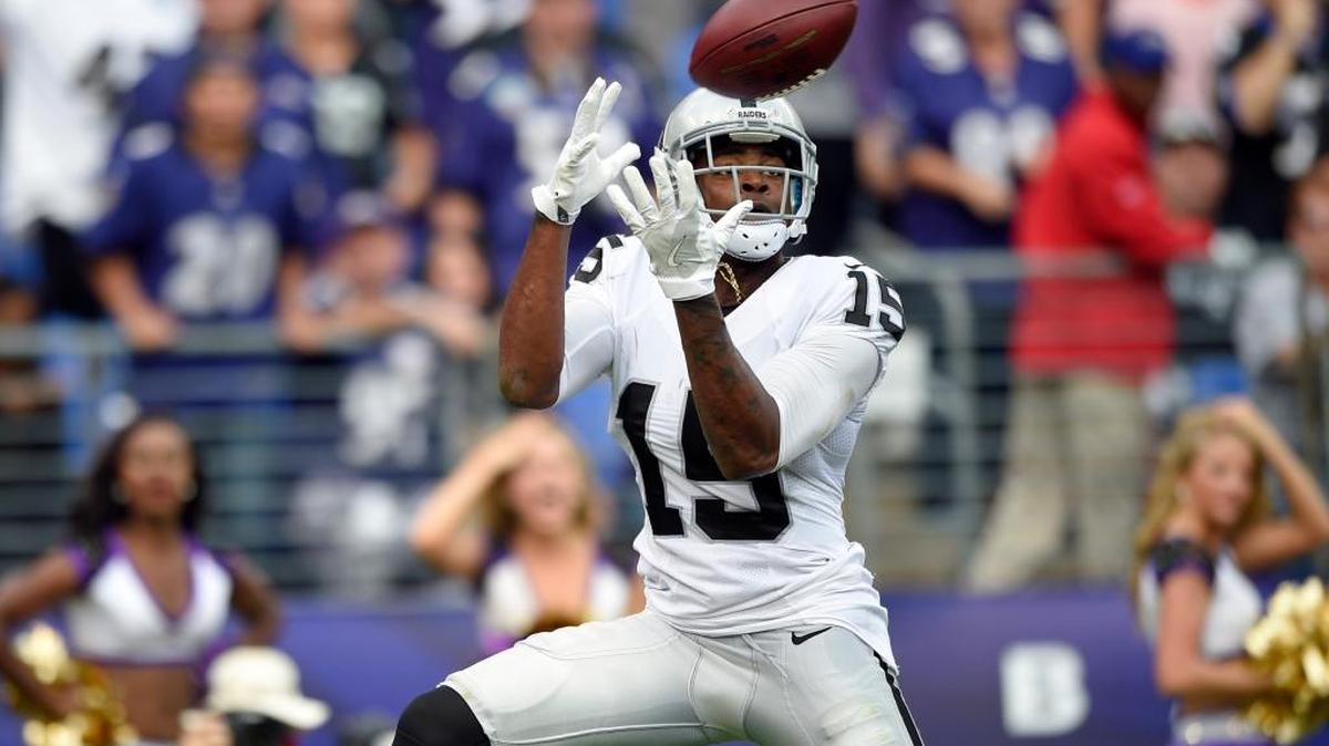 Oakland Raiders wide receiver Michael Crabtree makes a touchdown catch during an NFL football game against the Baltimore Ravens, Sunday, Oct. 2, 2016, in Baltimore. Crabtree caught three touchdown passes in the 28-27 Raiders victory.