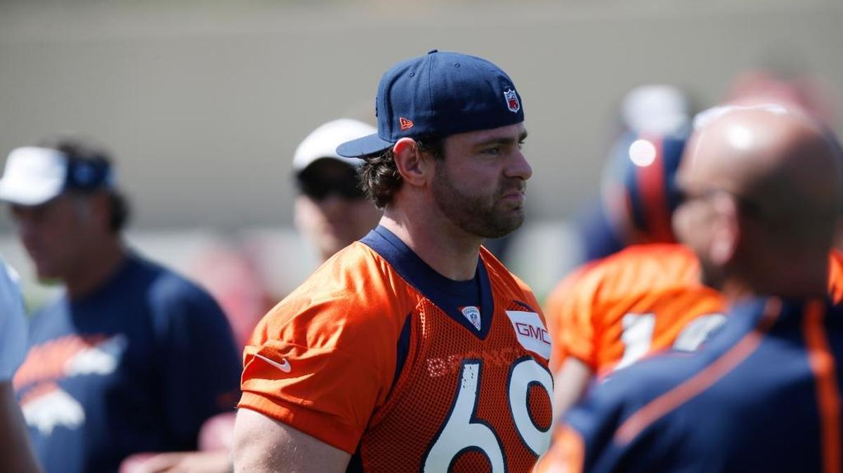 Denver Broncos offensive lineman Evan Mathis had little positive to say about his former coach, Chip Kelly, while they were both with the Philadelphia Eagles. Kelly was hired to coach the 49ers this January. ... Mathis looks on during an NFL football scrimmage at the Broncos’ headquarters Wednesday, Aug. 26, 2015, in Englewood, Colo.